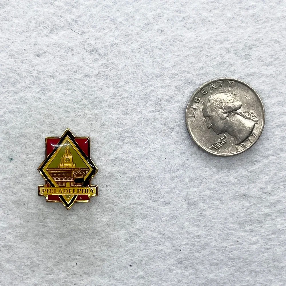 🔮 5/$25 Vintage Philadelphia Independence‎ Hall Liberty Bell Pin